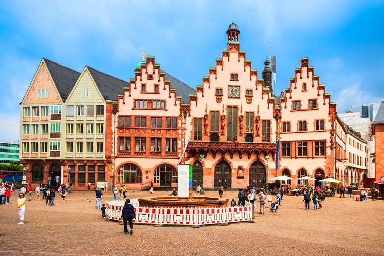 Tour turistici in autobus a Francoforte – Biglietti flessibili, percorsi multipli e attrazioni da non perdere nel 2025 Migliori tour turistici in bus hop-on hop-off a Francoforte, Germania – Monumenti principali, attrazioni famose e angoli nascosti nel 2025