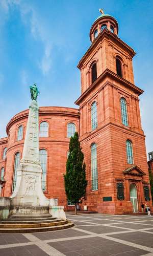 Acquista il tuo tour hop-on hop-off a Francoforte – Biglietti ufficiali e percorso personalizzabile nel 2025 Prenota il tuo tour panoramico hop-on hop-off a Francoforte, Germania – Biglietti ufficiali, percorsi flessibili e cancellazione gratuita nel 2025